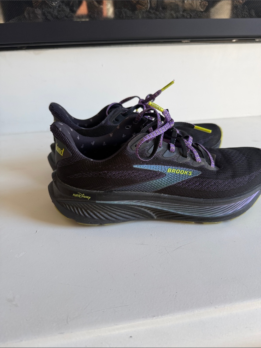 Brooks Women’s Ghost 17 RunDisney Halloween Half Marathon Running Shoes Size 9 - Picture 6 of 9